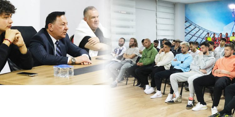 Aygün’den takımla toplantı