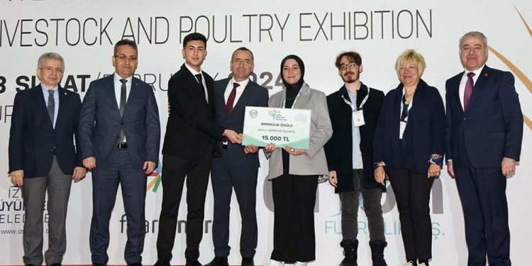 Üniversitemizde birincilik sevinci