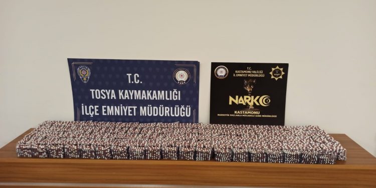 Tosya’da binlerce sentetik ecza hapı ele geçirildi:2 gözaltı