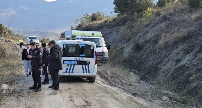 10 köpeği uyuşturup araziye attılar!