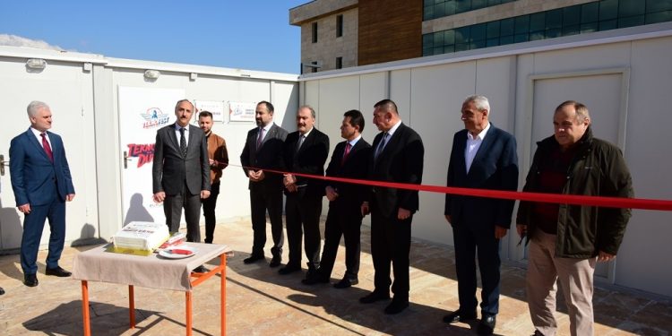 KÜ’de prototip atölyesi ve Teknofest takımları çalışma atölyesi açıldı