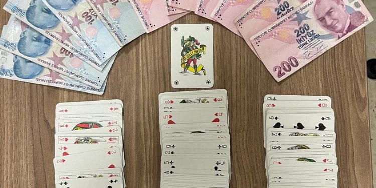 Kumar baskını: 8 şahsa işlem yapıldı