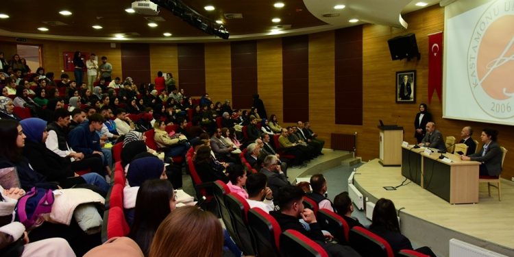 Üniversite’de 18 Mart programı