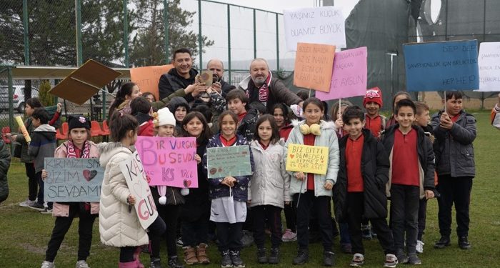 Küçük taraftarlardan GMG Kastamonuspor’a moral ziyareti