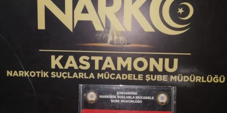 Uyuşturucudan iki gözaltı