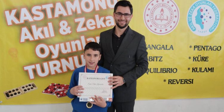 Emir Taha, Çatalzeytin’i gururlandırdı