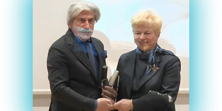 Prof. Dr. Sakine Eruz Esen’e “Zirvedeki Kadınlar” ödülü