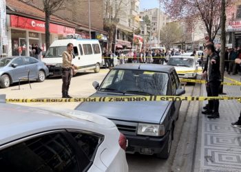 Muhtarlık kavgasında silahlar konuştu