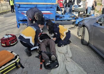 Otomobil ile patpat kafa kafaya çarpıştı: 2 yaralı