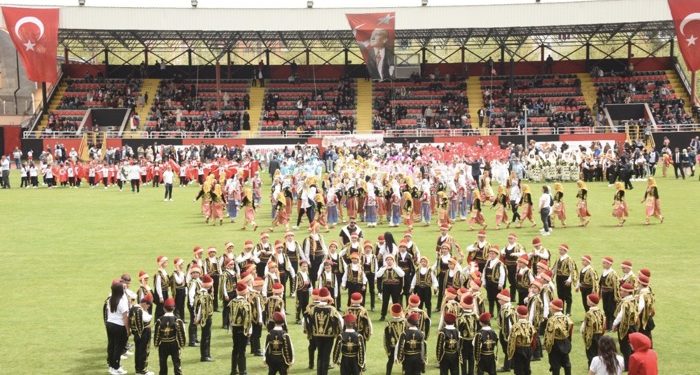 Gazi Stadı’nda 23 Nisan coşkusu