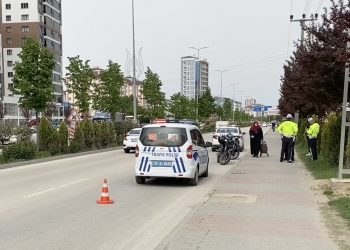 Anne ve oğula motosiklet çarptı