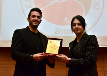 ‘Çizgi ötesindeki öğretmen’ öğrencilerle buluştu