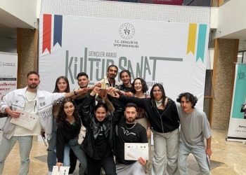 İletişim Fakültesi öğrencilerinden bölge ikinciliği