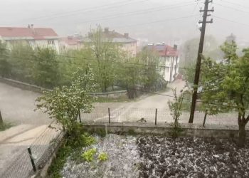 Dolu ve sağanak yağış etkili oldu