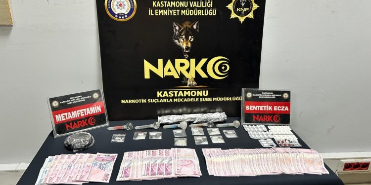 Uyuşturucu ile yakalanan 3 şahıs gözaltına alındı