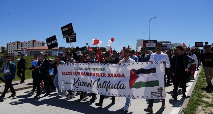 Üniversite öğrencileri Filistin için yürüdü