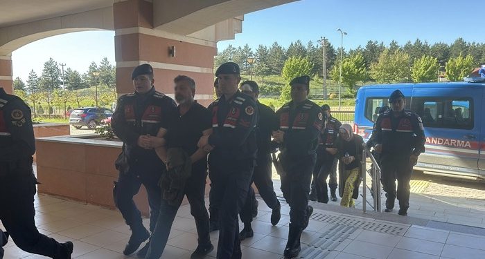 ‘Kesik baş’ cinayetinde gözaltına alınan 3 zanlı adliyeye sevk edildi