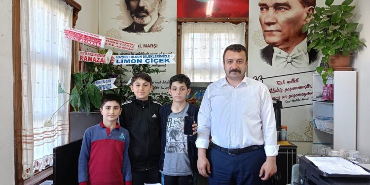 Çocuklardan örnek davranış