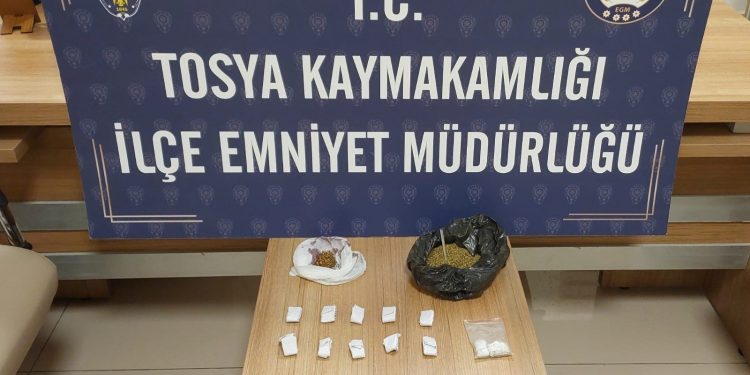 Durdurulan araçtan uyuşturucu çıktı: 1 tutuklama