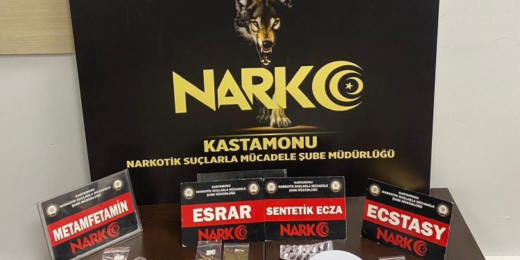 Polis uyuşturucuya geçit vermiyor