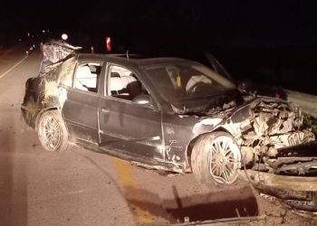 Önce ağaçlara, sonra bariyerlere çarptı: 1 yaralı