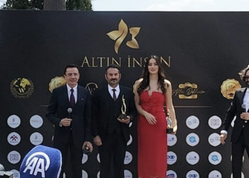 Prof. Dr. Sıtkı Akarsu’ya “Altın Kalem” ödülü