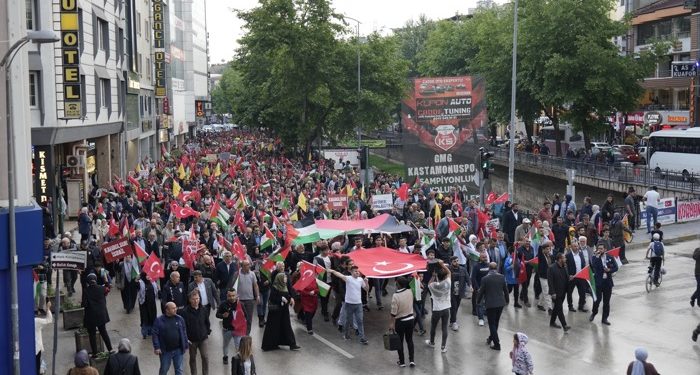 İsrail’i protesto yürüyüşü