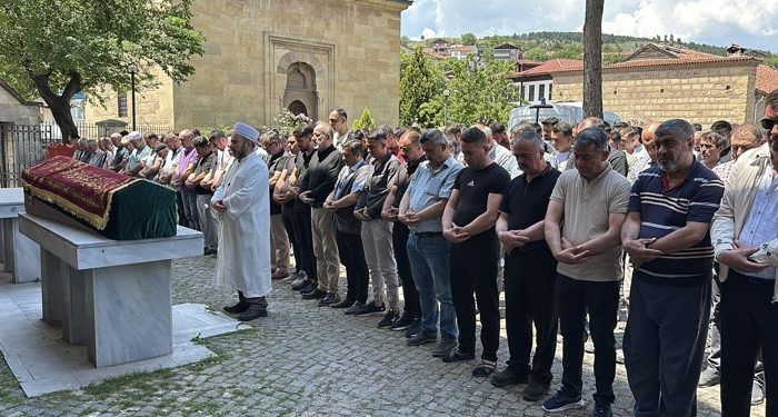 Feci kazada hayatını kaybeden genç toprağa verildi
