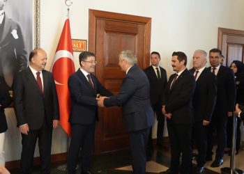 Bakanlı bayramlaşma