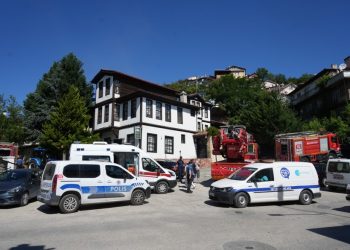 Tarihi konakta korkutan yangın