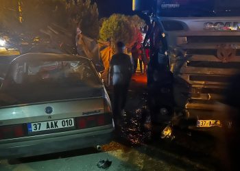 Tır ile otomobil çarpıştı: 2 yaralı