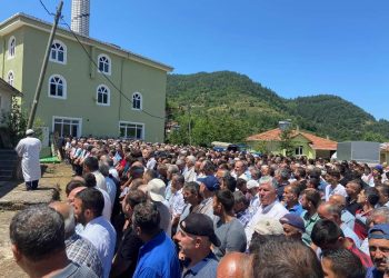 Hamza Rengin toprağa verildi