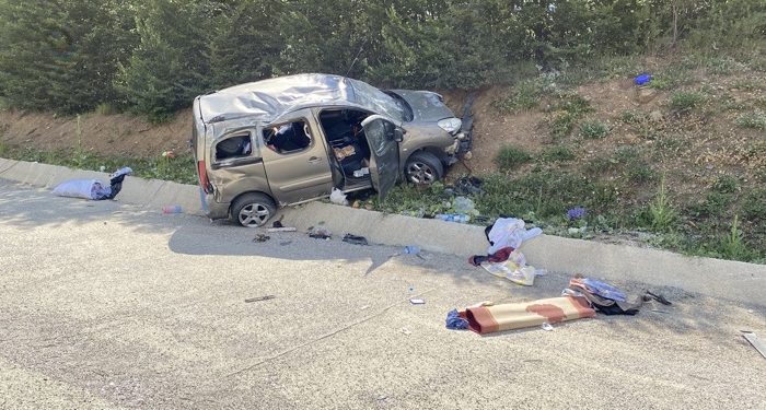 Araç yolunda kaza