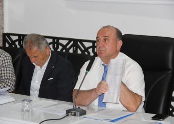 Uzuner’den halk toplantısı