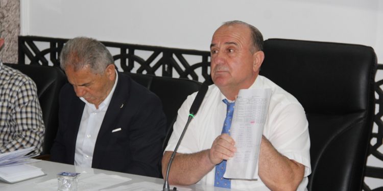 Uzuner’den halk toplantısı