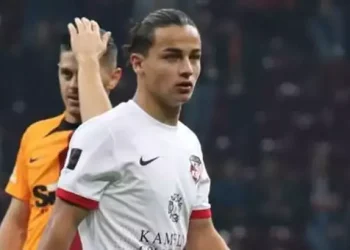 Alptekin yuvada kaldı