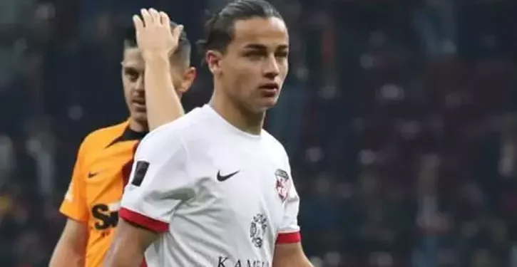 Alptekin yuvada kaldı