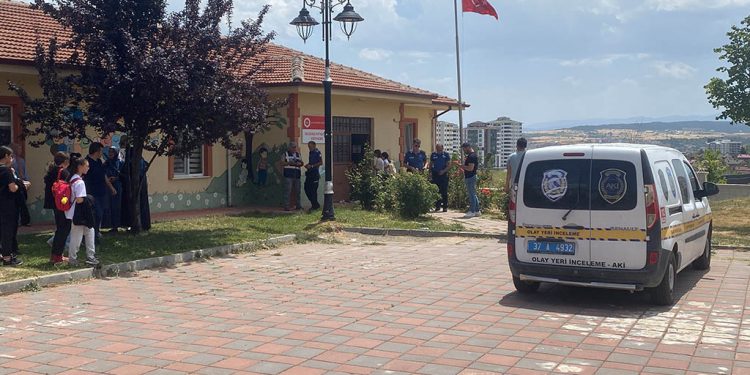 Kur’an kursunda üstlerine alçı tavan düşen 2 çocuk yaralandı