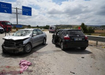 Zincirleme trafik kazası: 1’i ağır, 2’si çocuk 12 yaralı