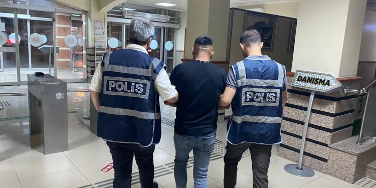 Aranan 4 şahıs yakalandı