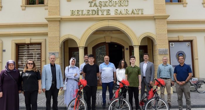 Başkan Arslan’dan başarılı öğrencilere armağan
