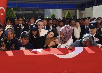 Şehit polisimizin cenazesi memleketine gözyaşlarıyla uğurlandı