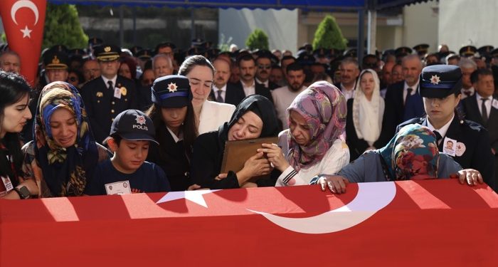 Şehit polisimizin cenazesi memleketine gözyaşlarıyla uğurlandı