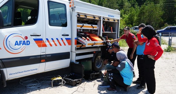 Üç kazazedeyi kurtaran kaptan konuştu