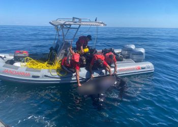 Batan teknenin kaptanını arama çalışması sürüyor