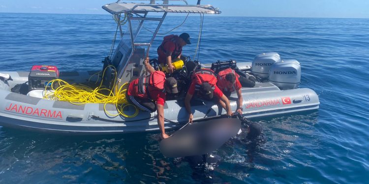 Batan teknenin kaptanını arama çalışması sürüyor