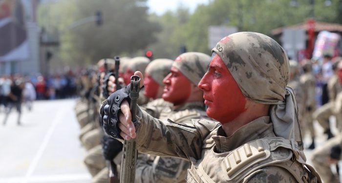 Komandolardan hayran bırakan 30 Ağustos gösterisi