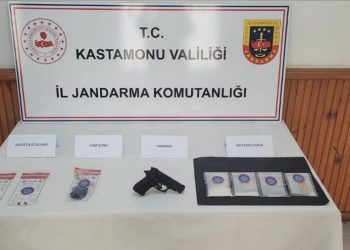 Uyuşturucuyla yakalanan 6 kişi gözaltına alındı