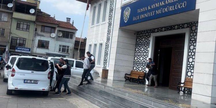 Cezaevinden firar eden 3 hükümlü polis ekiplerince yakalandı