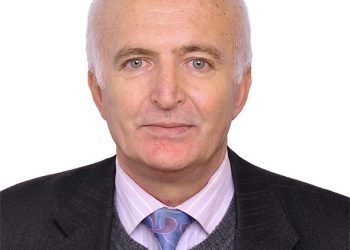 Emekli öğretmen gölette ölü bulundu